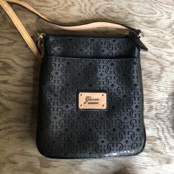 3 for $15	Guess Cross Body bag - Picture 2 of 5